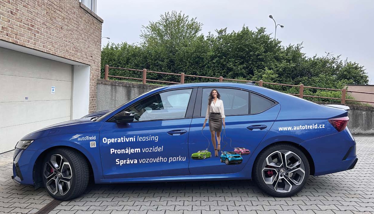 Proměňujeme vozový park společnosti Autotreid v efektivní pohyblivou reklamu